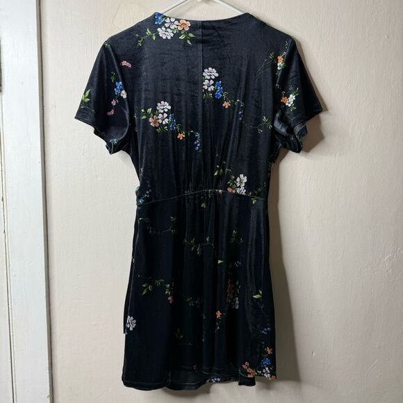 Urban Outfitters Charcoal Gray Velvet Floral Wrap Short Sleeve Mini Dress - Picture 4 of 6